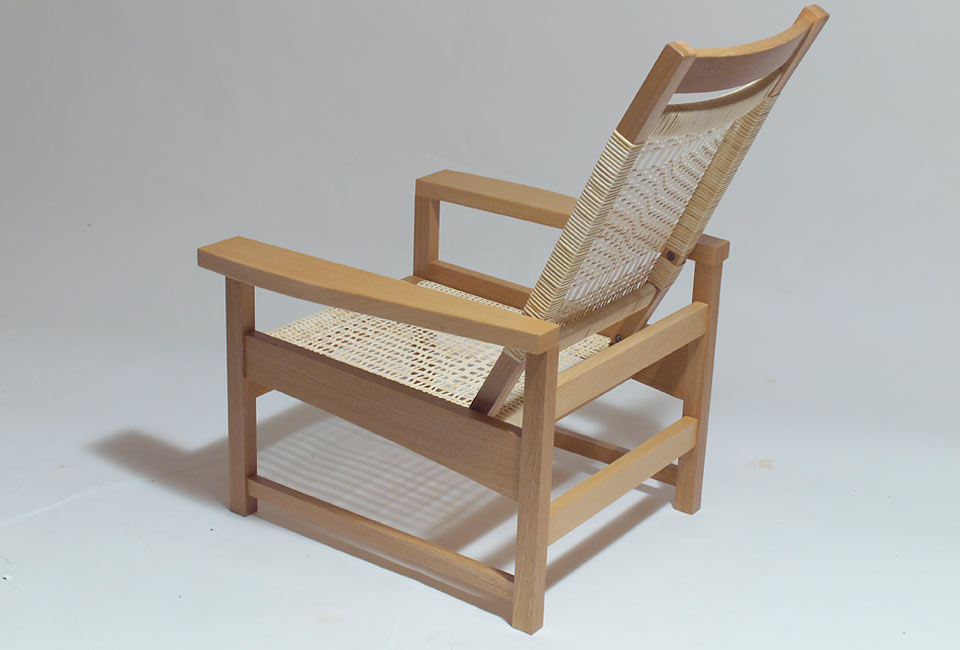 木工教室生徒さん作品　藤編みの安楽椅子