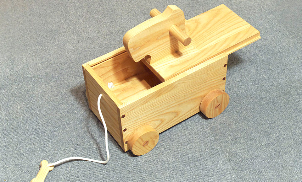 木工教室生徒さん作品　おもちゃ箱